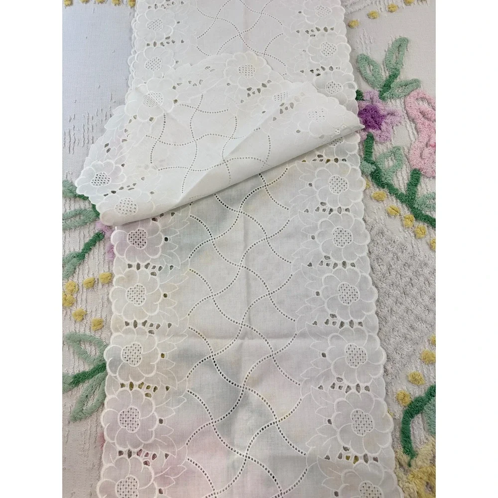 Vintage White Eyelet Lace Table Runner Floral Scalloped Edge Cutwork 41x11